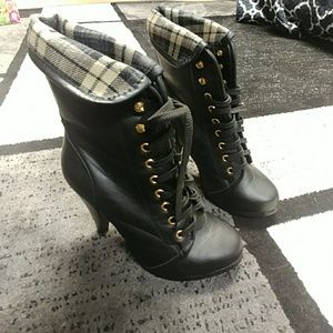 Plaid boots
